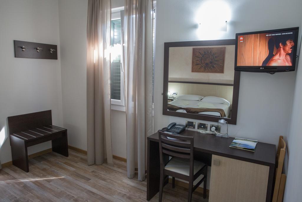 Hotel Lauro Gravedona Cameră foto
